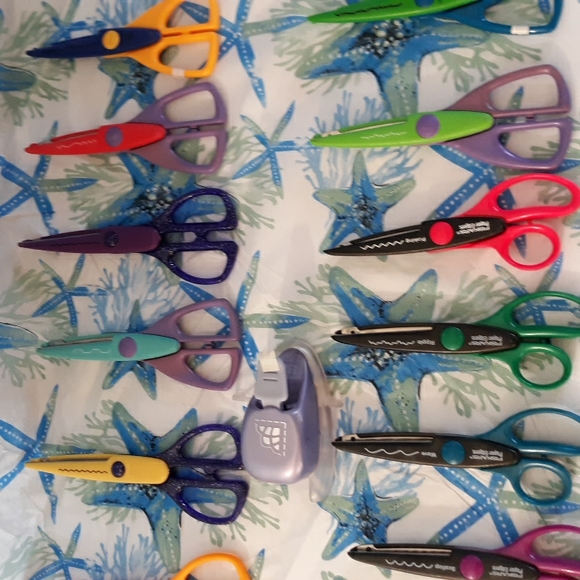 Scrapbooking scissors - Picture 3 of 5